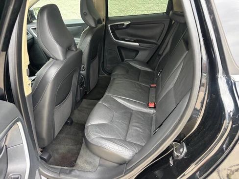 Used 2013 Volvo XC60 3.2 Premier AWD/4WD image 9