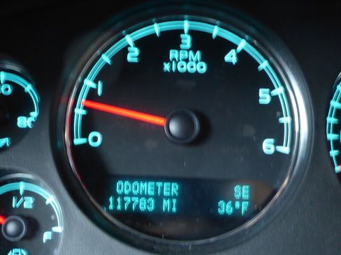 Used 2013 Chevrolet Avalanche LTZ image 11