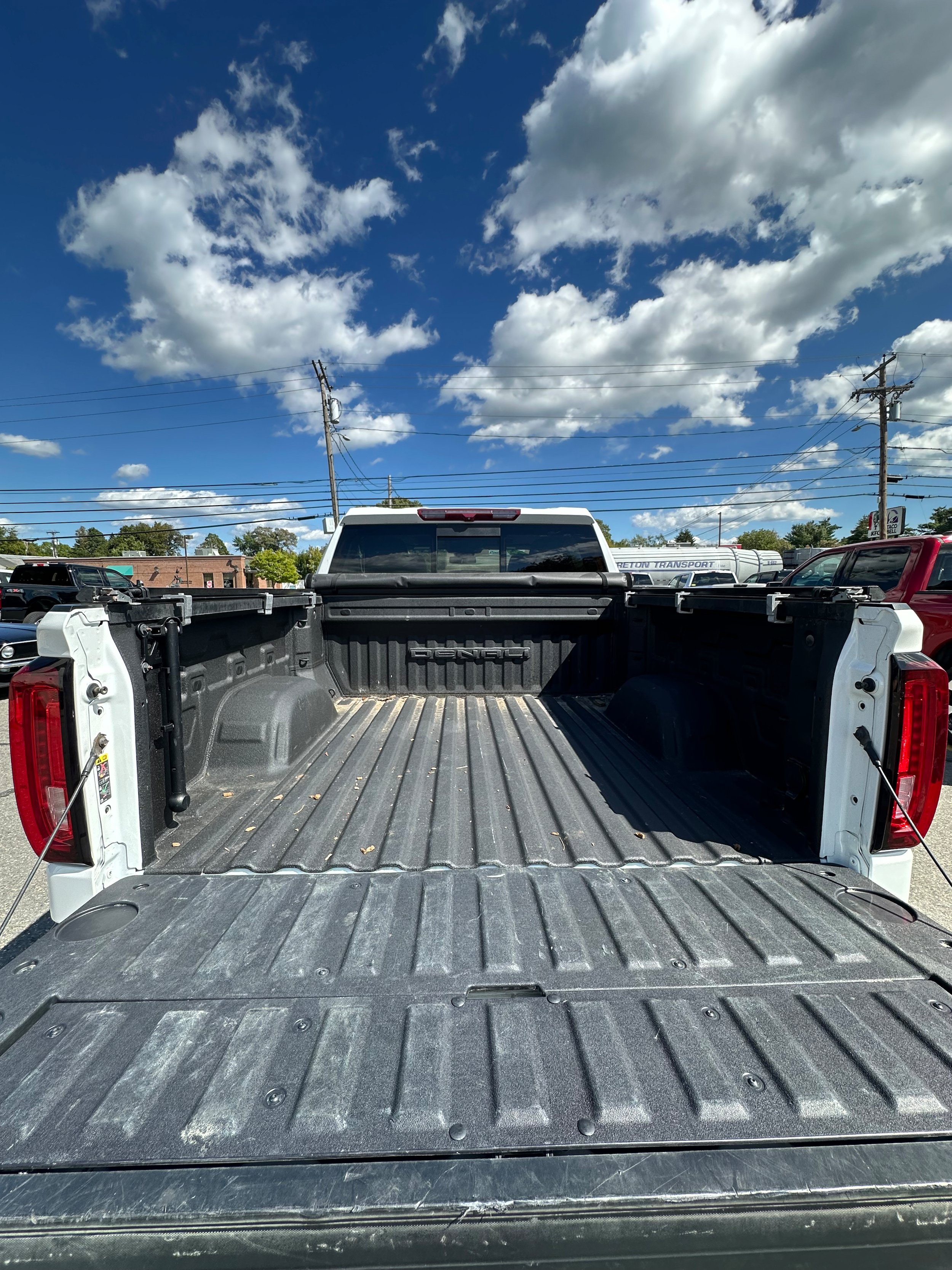 Used 2023 GMC Sierra 1500 Denali AWD/4WD image 9