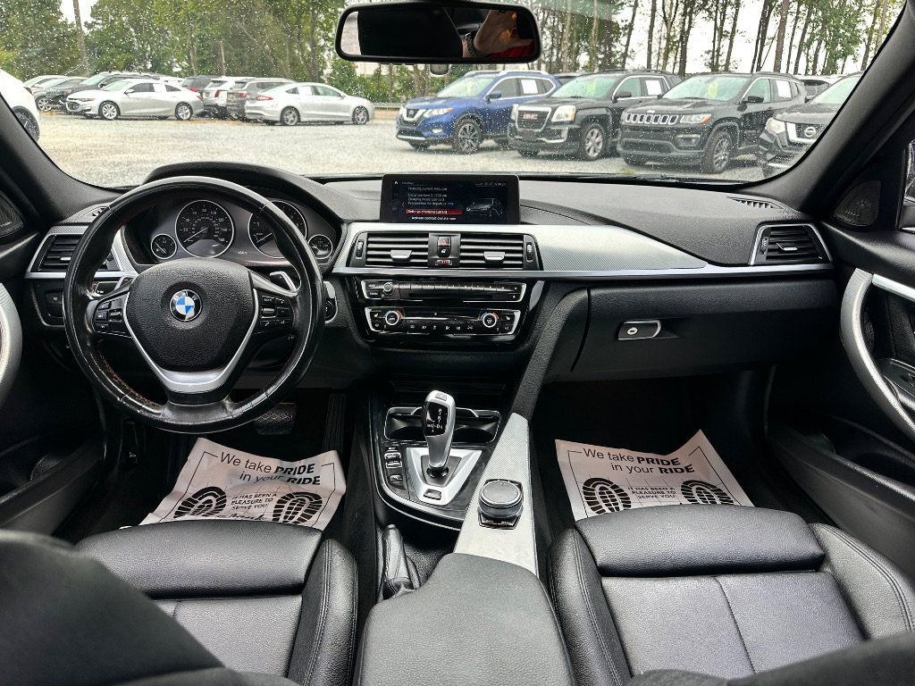 Used 2018 BMW 330e w/ Premium Package RWD image 3