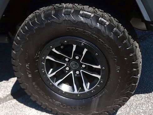 Used 2025 Jeep Wrangler Unlimited Sport AWD/4WD image 9