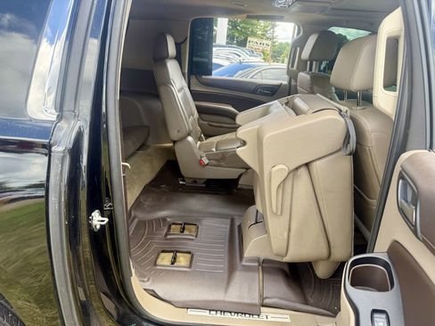Used 2017 Chevrolet Suburban Premier image 29