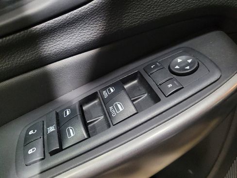 Used 2019 Jeep Cherokee Limited AWD/4WD image 27