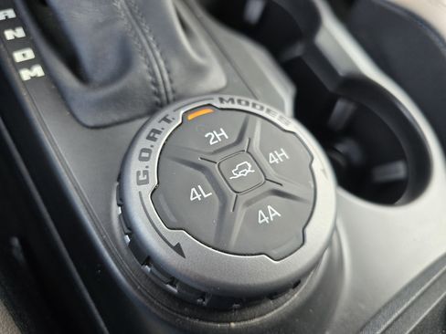 Used 2023 Ford Bronco Wildtrak image 30