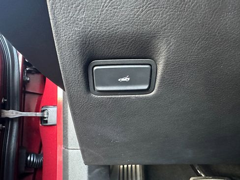 Used 2017 Chevrolet Corvette Grand Sport w/ Carbon Flash Badge Package image 29