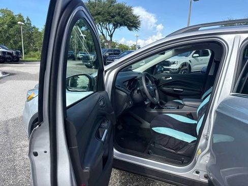Used 2017 Ford Escape SE w/ Equipment Group 201A AWD/4WD image 13