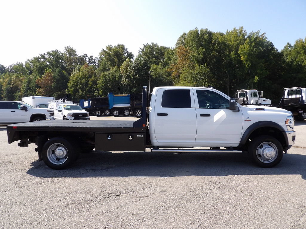Used 2024 RAM 5500 4x4 Crew Cab image 9