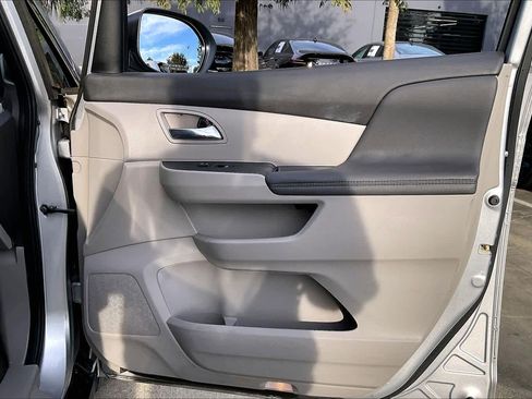 Used 2015 Honda Odyssey EX-L image 19