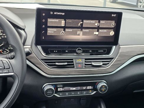 New 2025 Nissan Altima 2.5 SV w/ SV Special Edition Package image 15