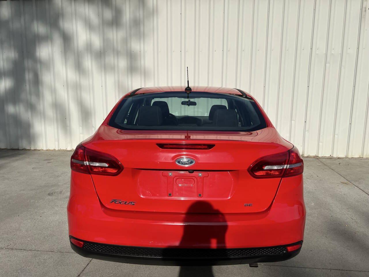 Used 2017 Ford Focus SE FWD image 4