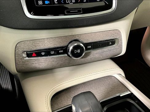 Used 2024 Volvo XC90 B6 Plus w/ Protection Package Premier image 33