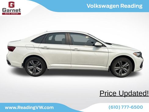 Used 2023 Volkswagen Jetta SE FWD image 6