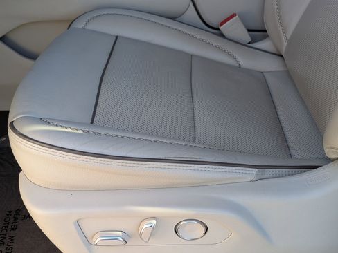 Used 2021 GMC Yukon XL Denali image 16