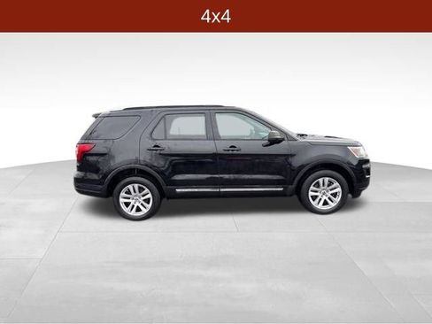 Used 2019 Ford Explorer XLT w/ Class II Trailer Tow Package image 8