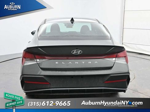New 2025 Hyundai Elantra Sport FWD image 3