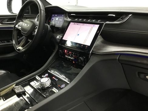 Used 2023 Jeep Grand Cherokee L Overland w/ Advanced Protech Group III image 27