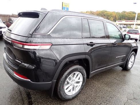 New 2025 Jeep Grand Cherokee Laredo X AWD/4WD image 7