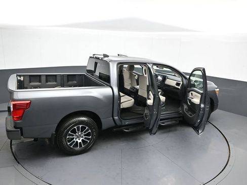 Used 2024 Nissan Titan SV w/ SV Convenience Package image 42