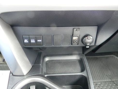 Used 2016 Toyota RAV4 XLE w/ Convenience Package AWD/4WD image 16