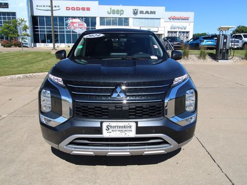 Used 2024 Mitsubishi Outlander SE AWD/4WD image 2