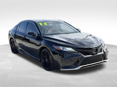 Used 2022 Toyota Camry XSE FWD image 7