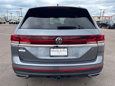 Used 2024 Volkswagen Atlas SE AWD/4WD image 6
