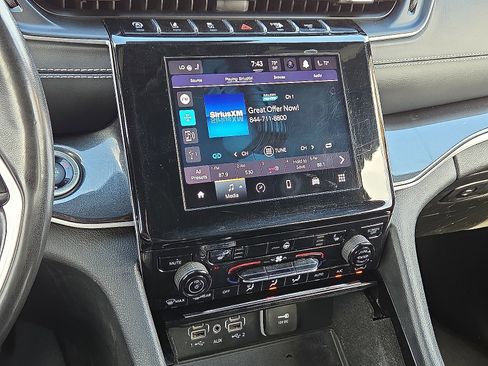 Used 2021 Jeep Grand Cherokee L Laredo image 18