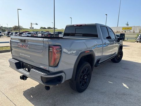 Used 2024 GMC Sierra 2500 AT4 w/ AT4 Premium Plus Package AWD/4WD image 9