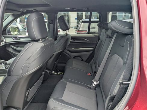 New 2025 Jeep Grand Cherokee Laredo X w/ Luxury Tech Group I image 14