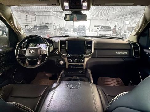 Used 2019 RAM 1500 Laramie AWD/4WD image 10