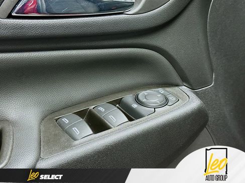 Used 2023 Chevrolet Equinox LT FWD image 17