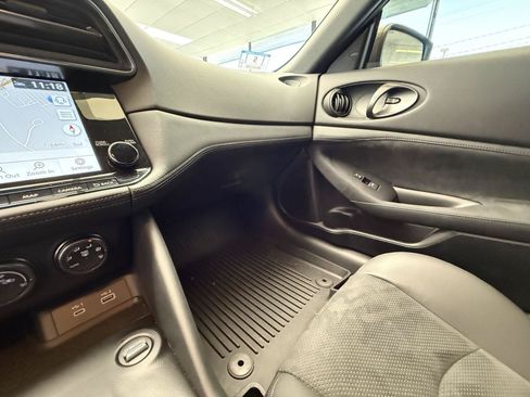 Used 2023 Nissan Z w/ Floor Mat Package (L93) RWD image 12