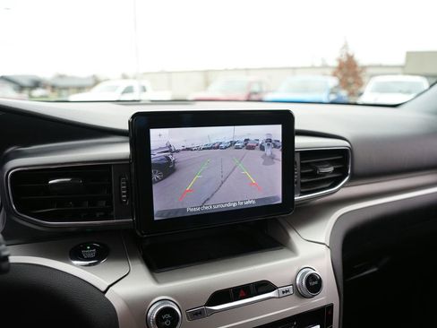 Used 2021 Ford Explorer XLT w/ Equipment Group 202A image 14