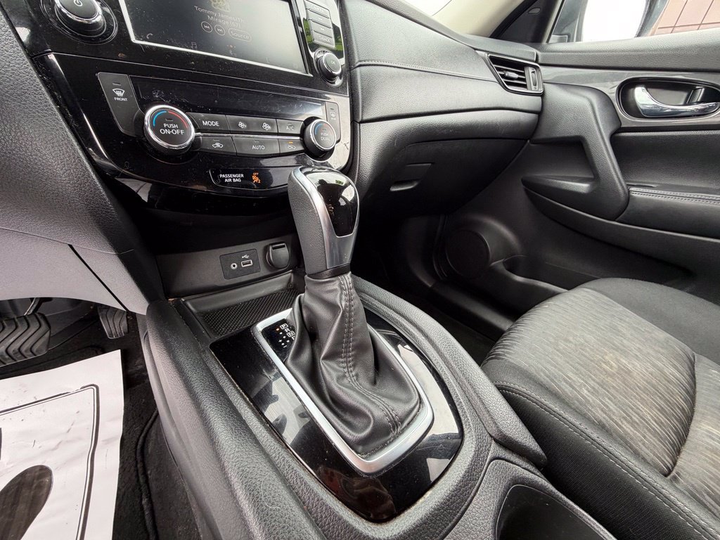 Used 2020 Nissan Rogue SV AWD/4WD image 23