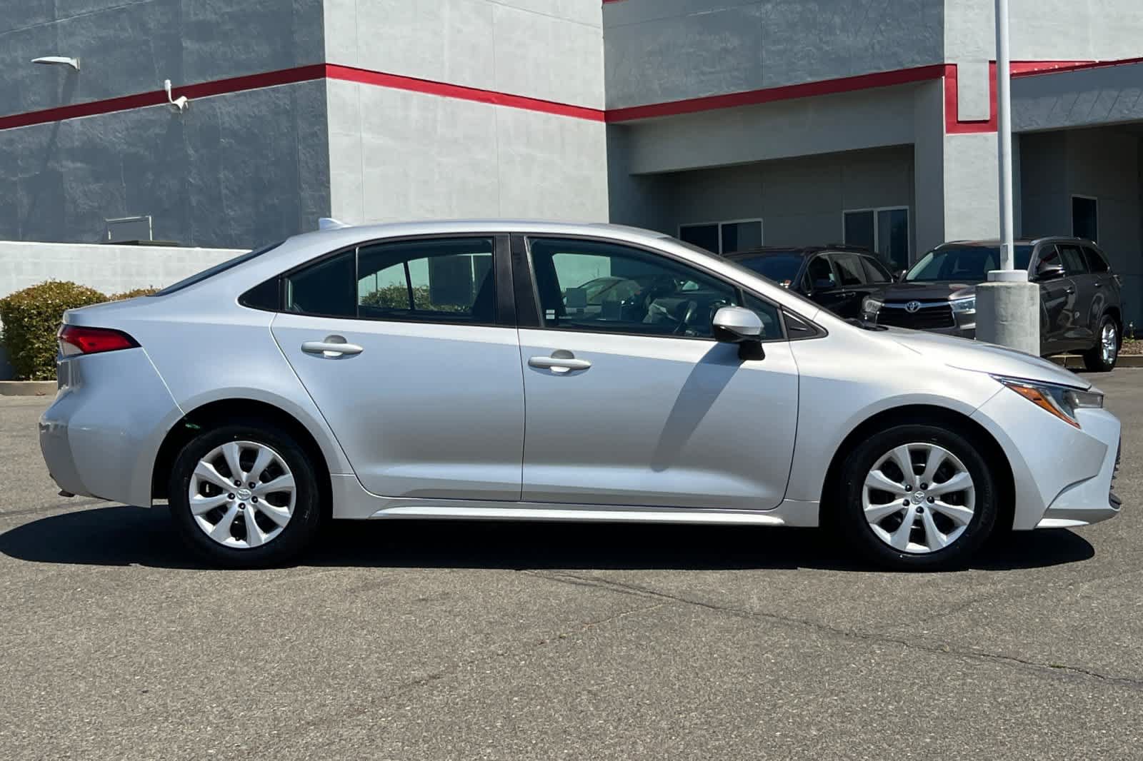 Certified 2025 Toyota Corolla LE FWD image 6