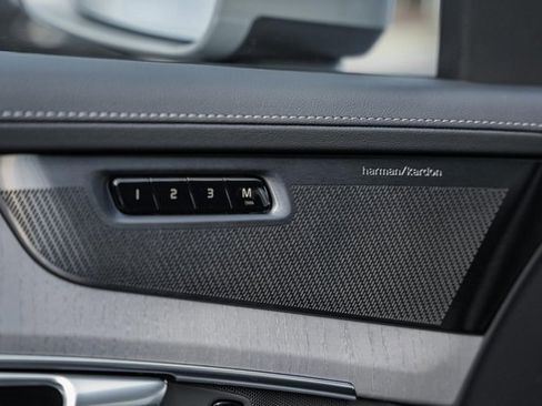 New 2026 Volvo XC90 B6 Ultra w/ Protection Package image 38