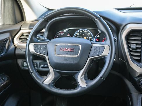 Used 2023 GMC Acadia Denali image 16