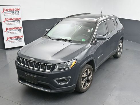 Used 2018 Jeep Compass Limited w/ Navigation Group AWD/4WD image 12