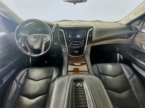 Used 2019 Cadillac Escalade Premium Luxury w/ Escalade Sport Edition image 10