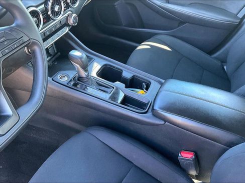 Used 2024 Nissan Sentra S image 18