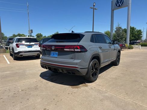 New 2026 Volkswagen Atlas Cross Sport SEL R-Line AWD/4WD image 5
