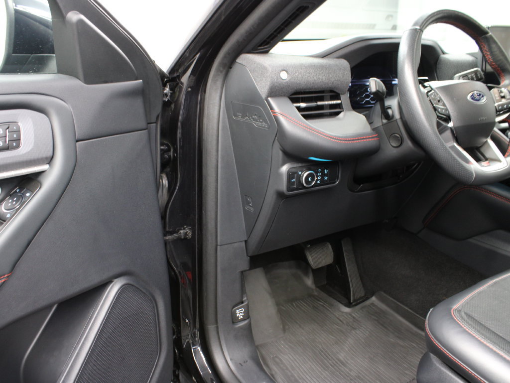 Used 2025 Ford Explorer ST AWD/4WD image 59