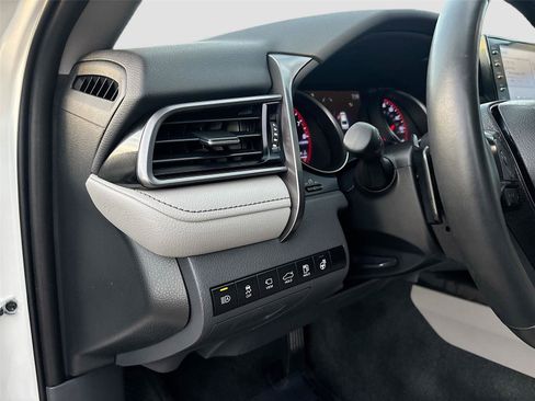 Used 2023 Toyota Camry XSE image 11