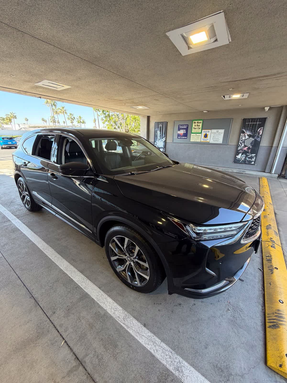 Used 2024 Acura MDX w/ Technology Package FWD image 3