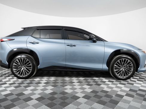 Used 2023 Lexus RZ 450e Premium w/ Accessory Package (2T) image 10