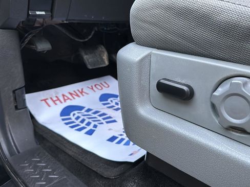 Used 2011 Ford F150 XLT w/ XLT Chrome Pkg image 4