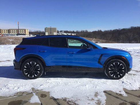 Used 2024 Chevrolet Blazer EV RS image 2