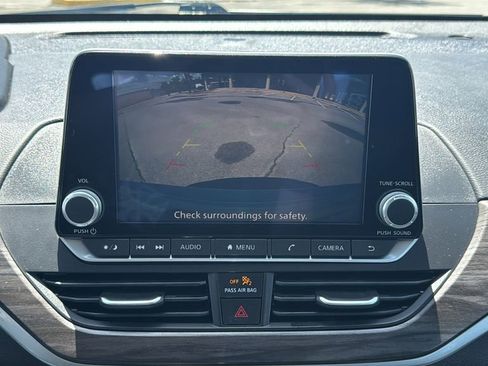 Used 2025 Nissan Altima 2.5 SV FWD image 22