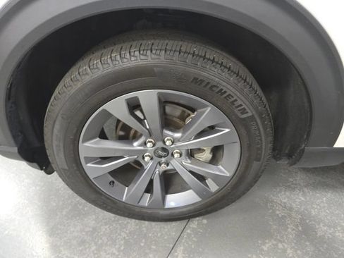Used 2023 Ford Explorer XLT w/ Equipment Group 202A AWD/4WD image 20