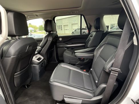 Used 2025 Lincoln Navigator Reserve AWD/4WD image 17